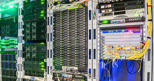 100 台規模の基幹システムを AlmaLinux に移行し、保守費用の大幅削減と脆弱性対策を実現